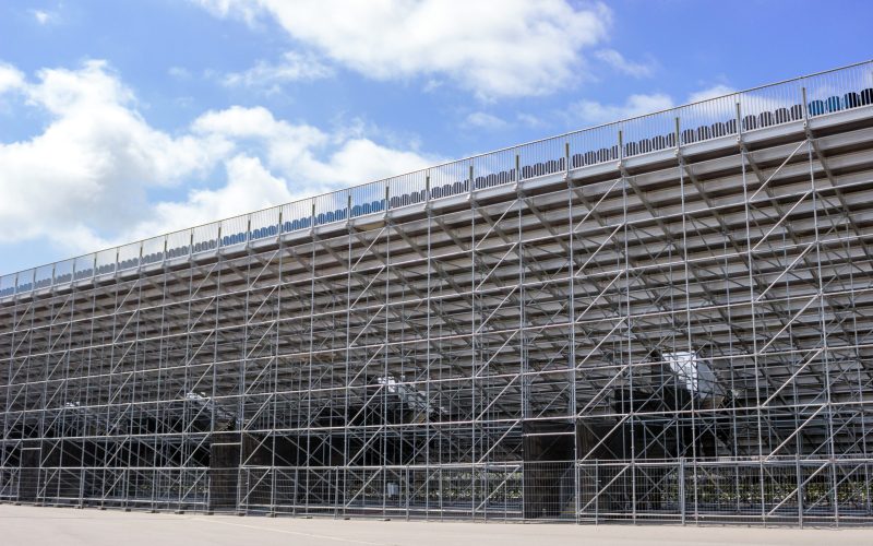 Scaffolding and temporary str